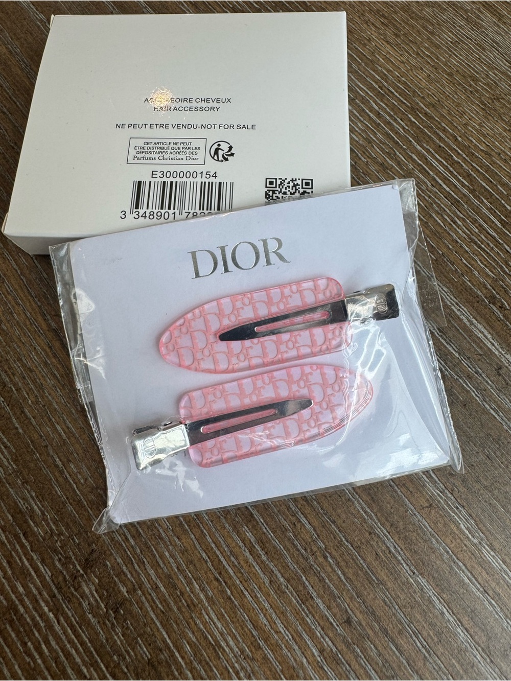Dior Backstage GWP Pink Logo Hair Clips - Picture 2 of 2